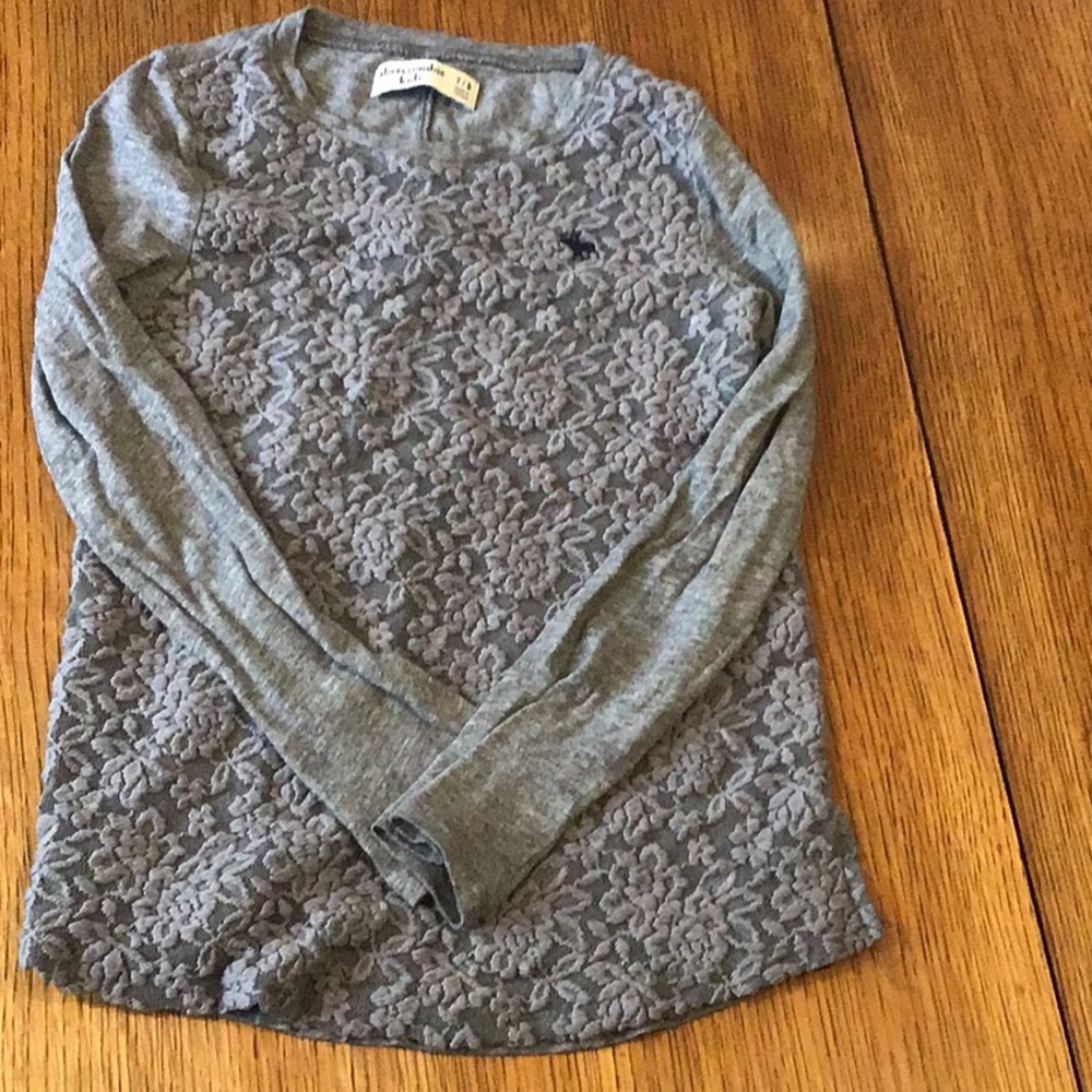 Grey long sleeve with cute flower print on front!!